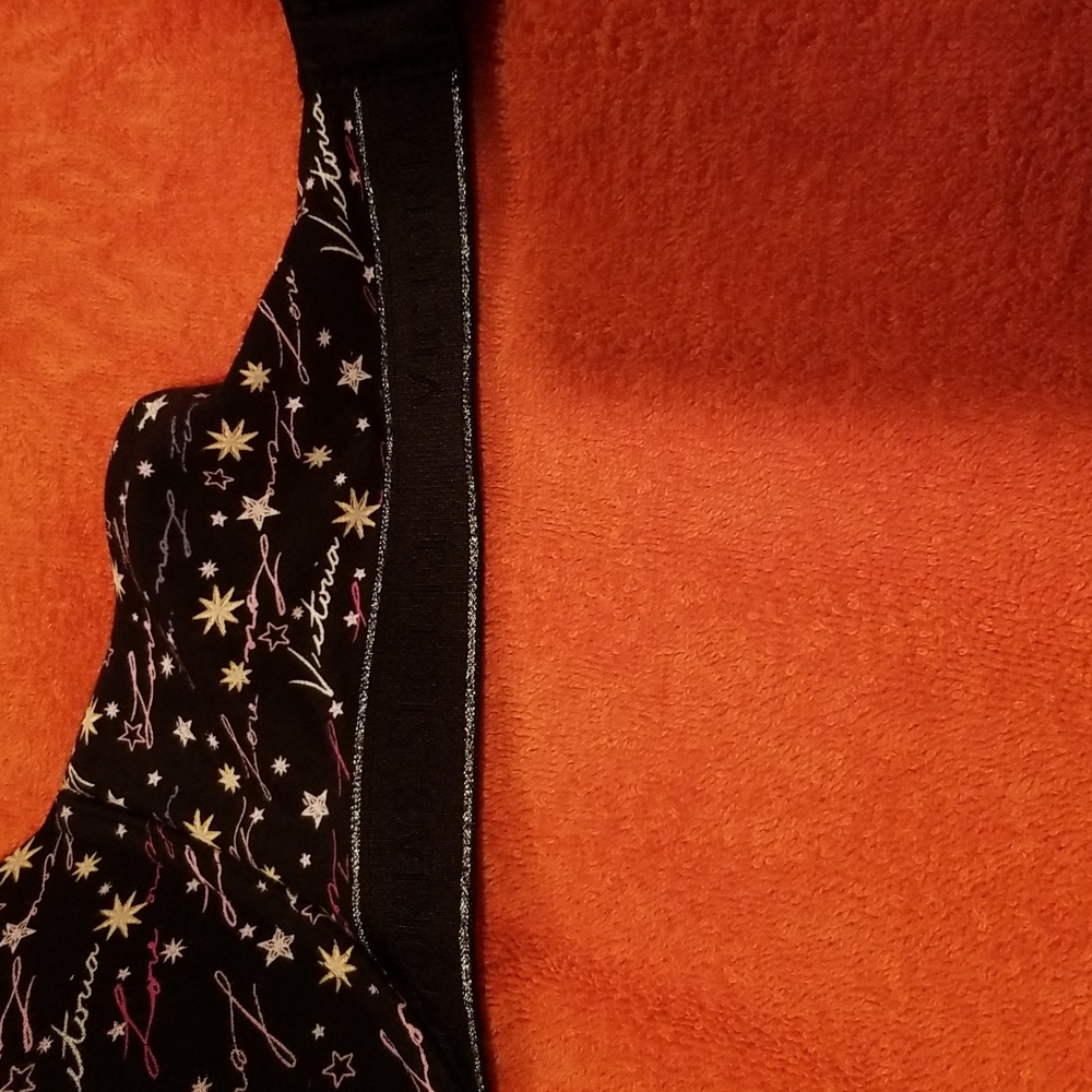 Victoria Secrets Bra - Picture 7 of 7